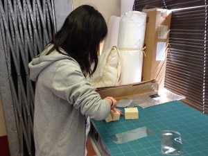 Preparing cleaning sponges