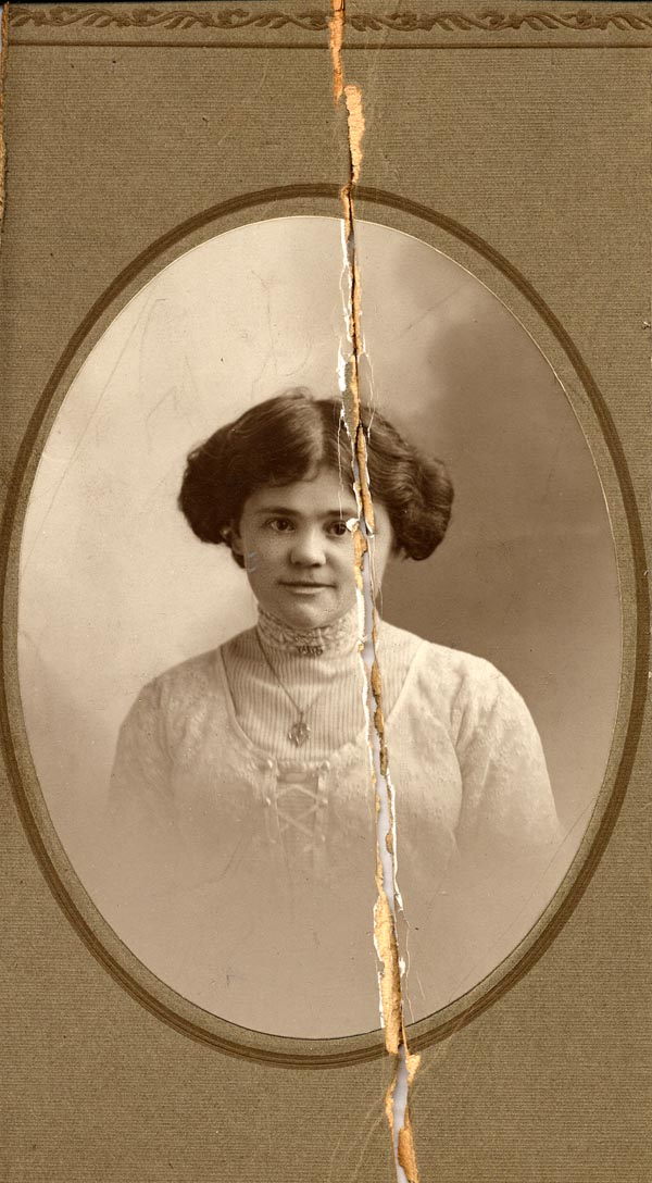 Large size image of Case 189 2. Photograph of E. c. 1890
 page 1