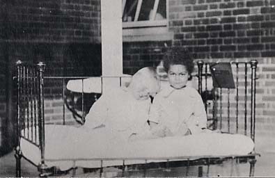 No-one was left inside when it was a bright, sunny day. Fresh air and sunshine could always be relied upon to lift the spirits. With the assistance of their nurses, even the bed-bound children were taken outside. Sometimes this even involved carrying the cots downstairs!